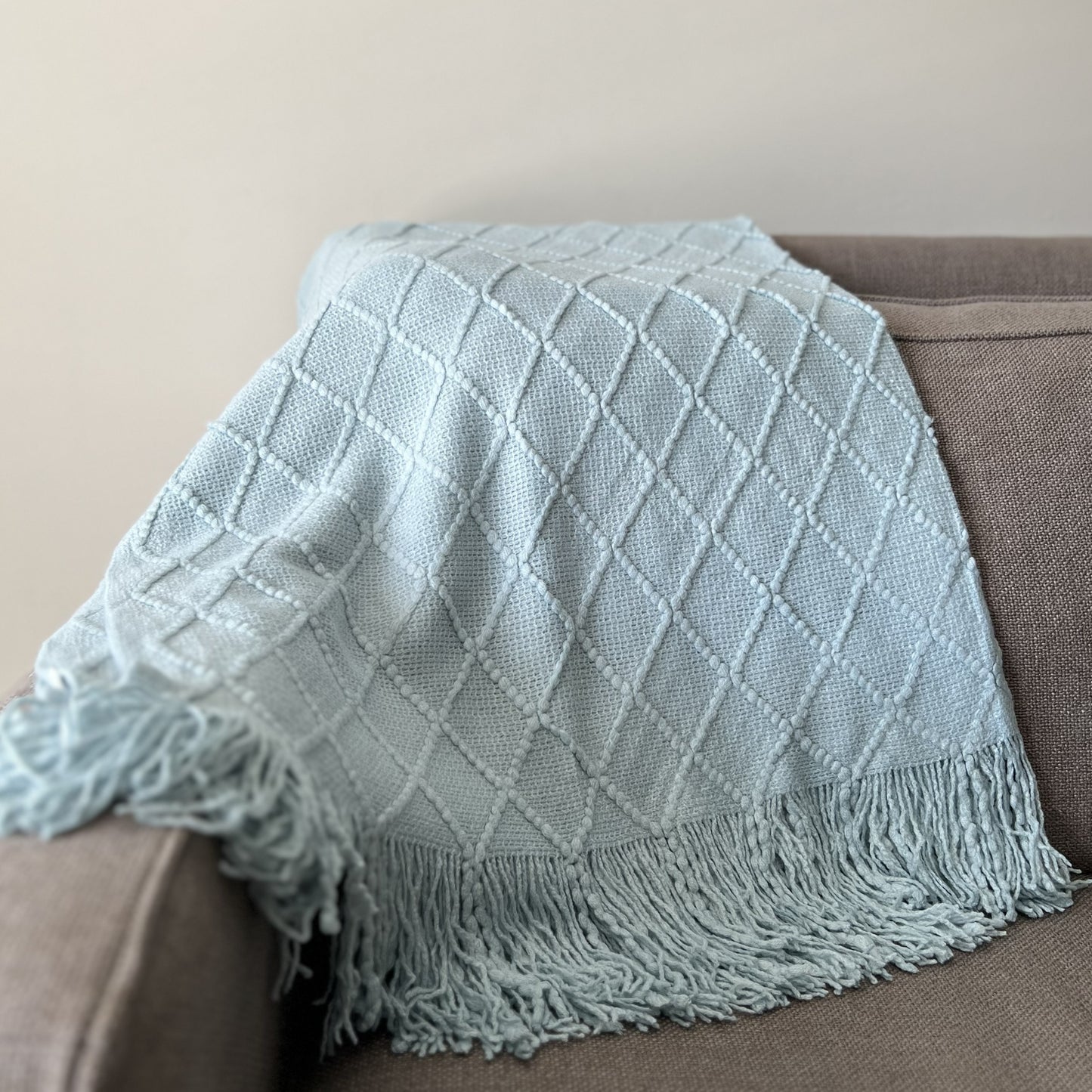 Superlative Rhombus Diamond Knit Fringe Throw Blanket - Superlative