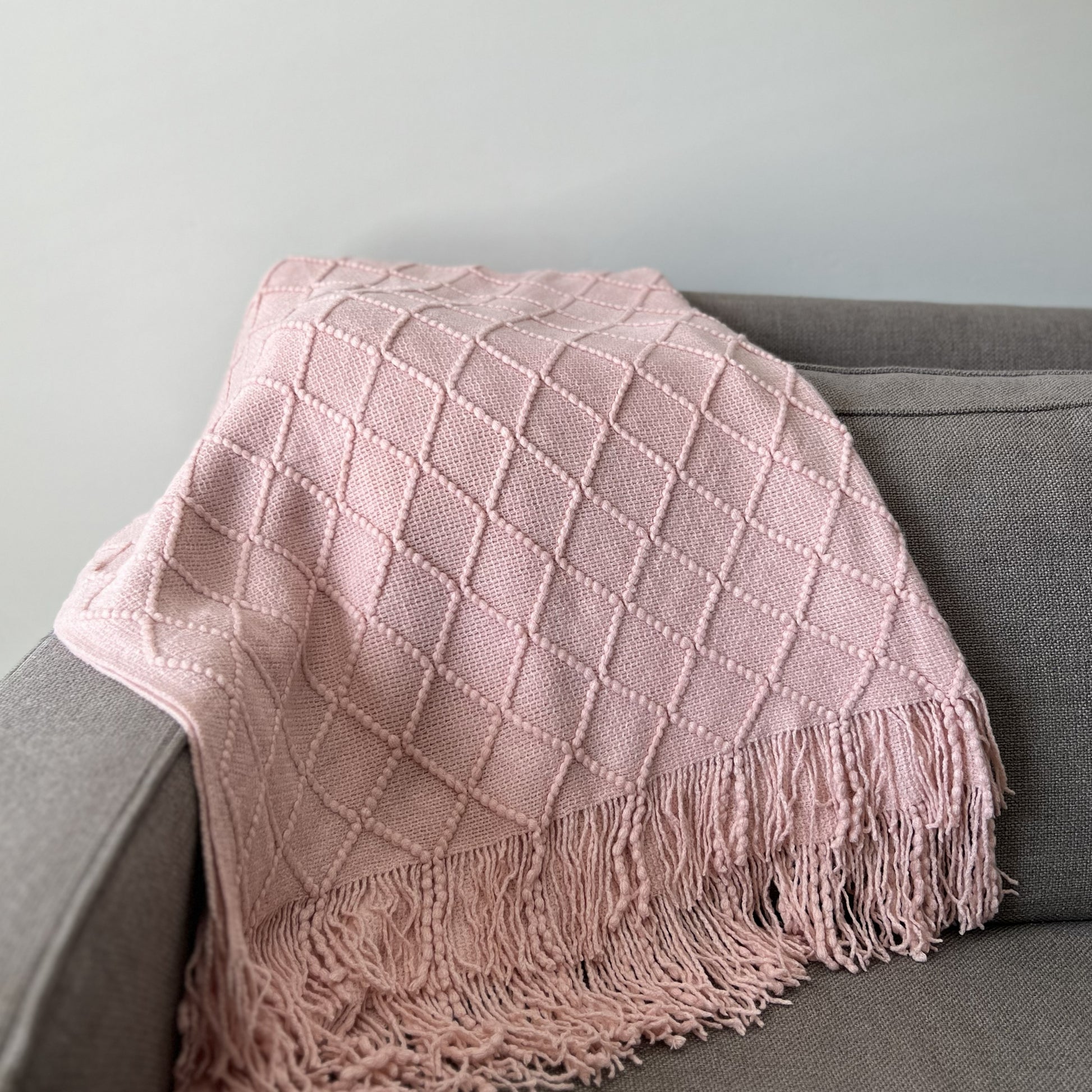 Superlative Rhombus Diamond Knit Fringe Throw Blanket - Superlative